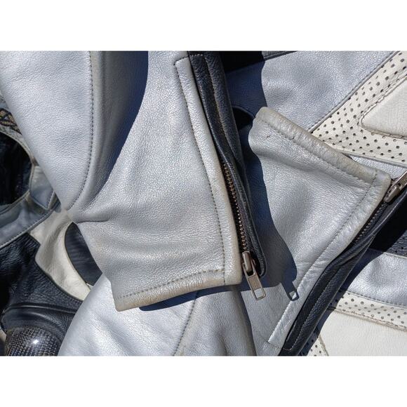 Teknic Violator Motorcycle Jacket Sz M / L Leather Silver Black White Sliders - Picture 16 of 16
